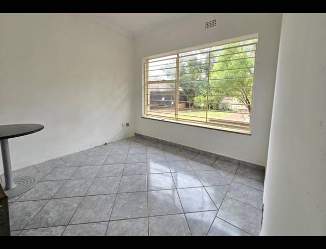 3 BEDROOM FREEHOLD FOR SALE IN RIDGEWAY